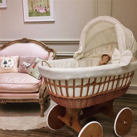 moses baskets on wheels
